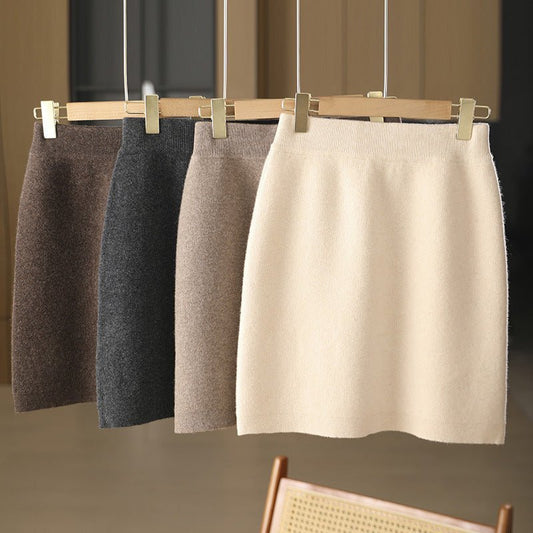 Short Skirt Pure Wool - Soft and Elegant