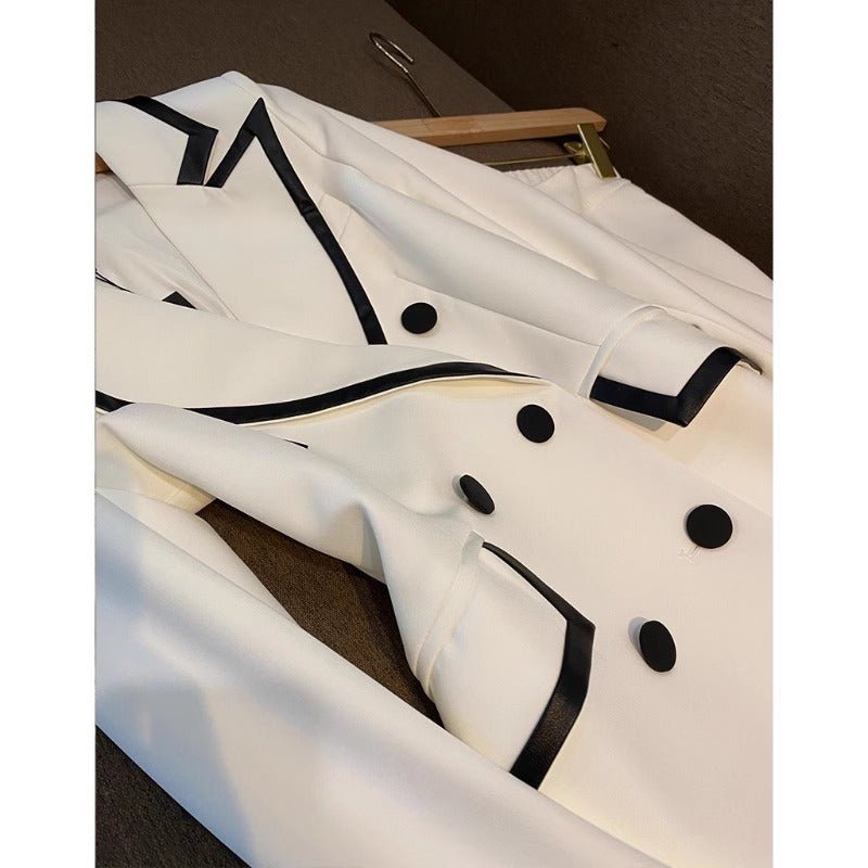 V-neck Jacket Pleated waist and trousers Two pieces Suit