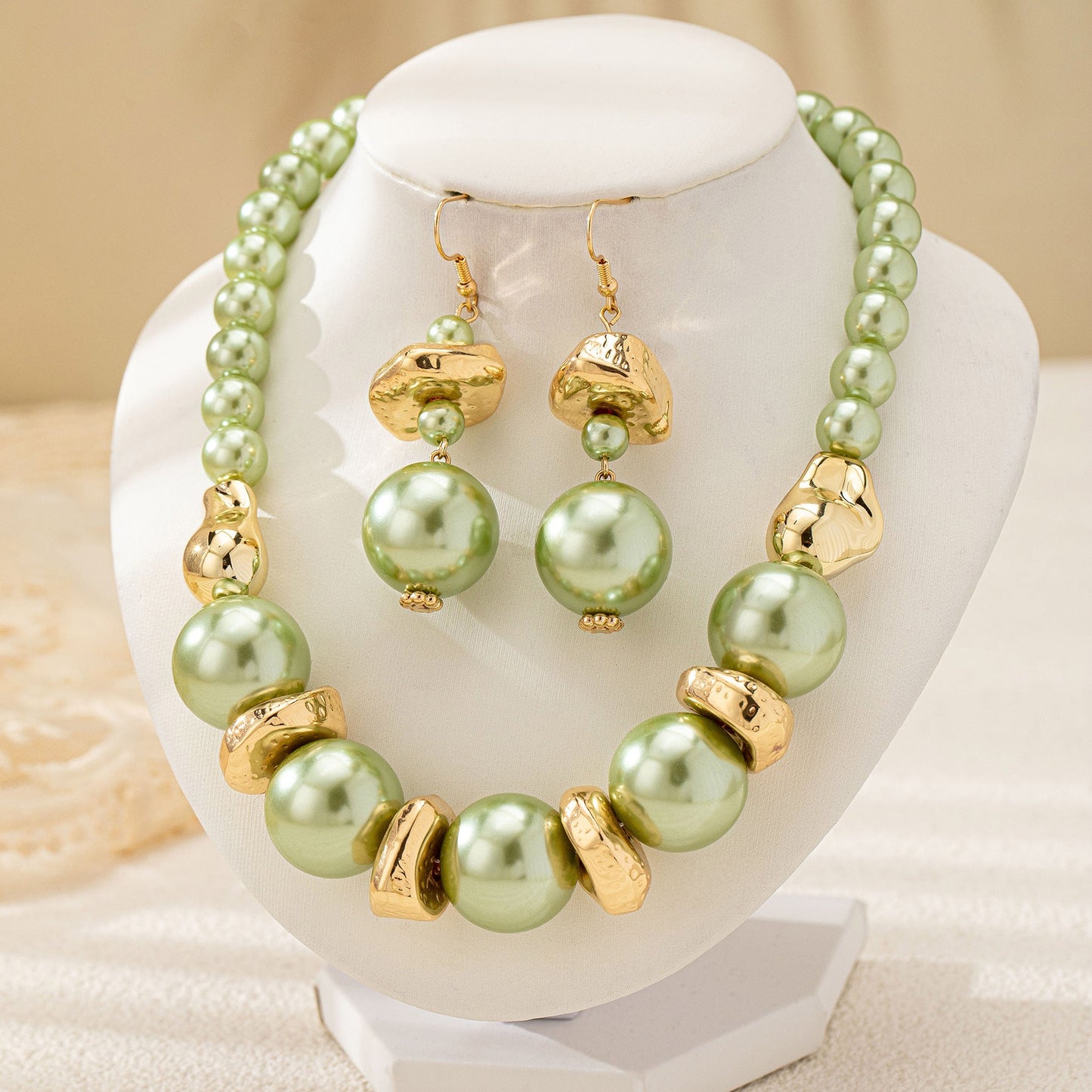 Luminous Grace - Pearl Necklace and Earrings Set - Saunders Fashion