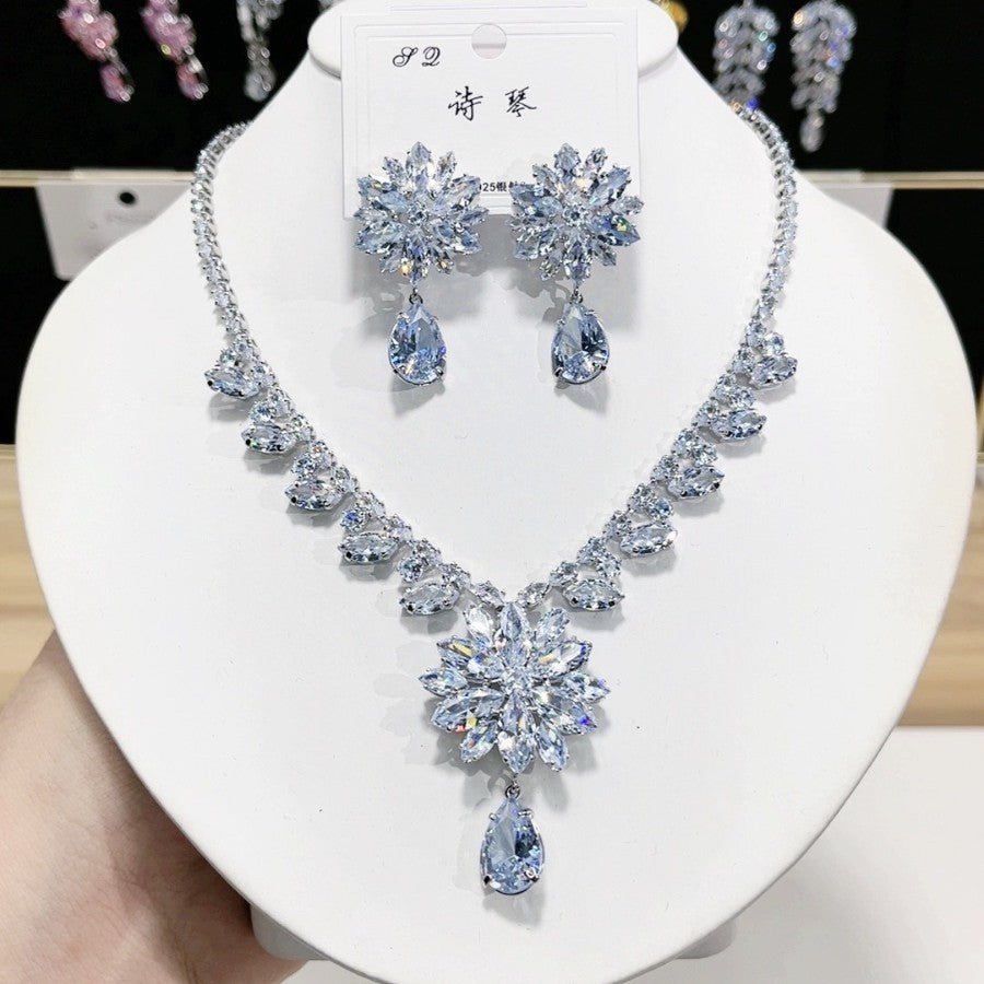 Winter Romance - Snowflake Heart Necklace and Earrings Set - Saunders Fashion