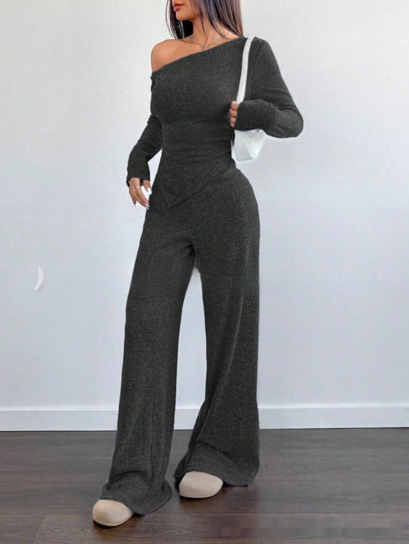 Simple Shoulder Graceful Top and Pants Suit for Women
