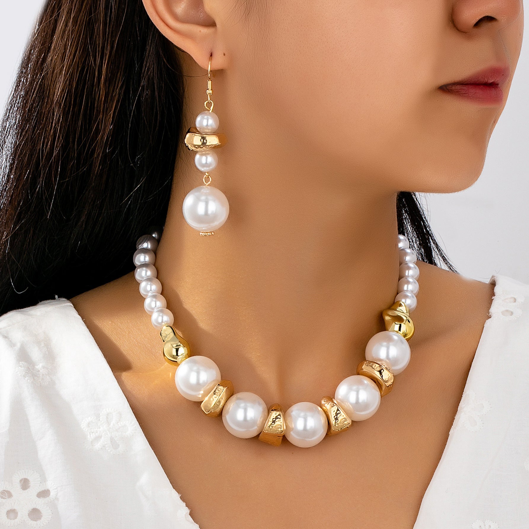 Luminous Grace - Pearl Necklace and Earrings Set - Saunders Fashion