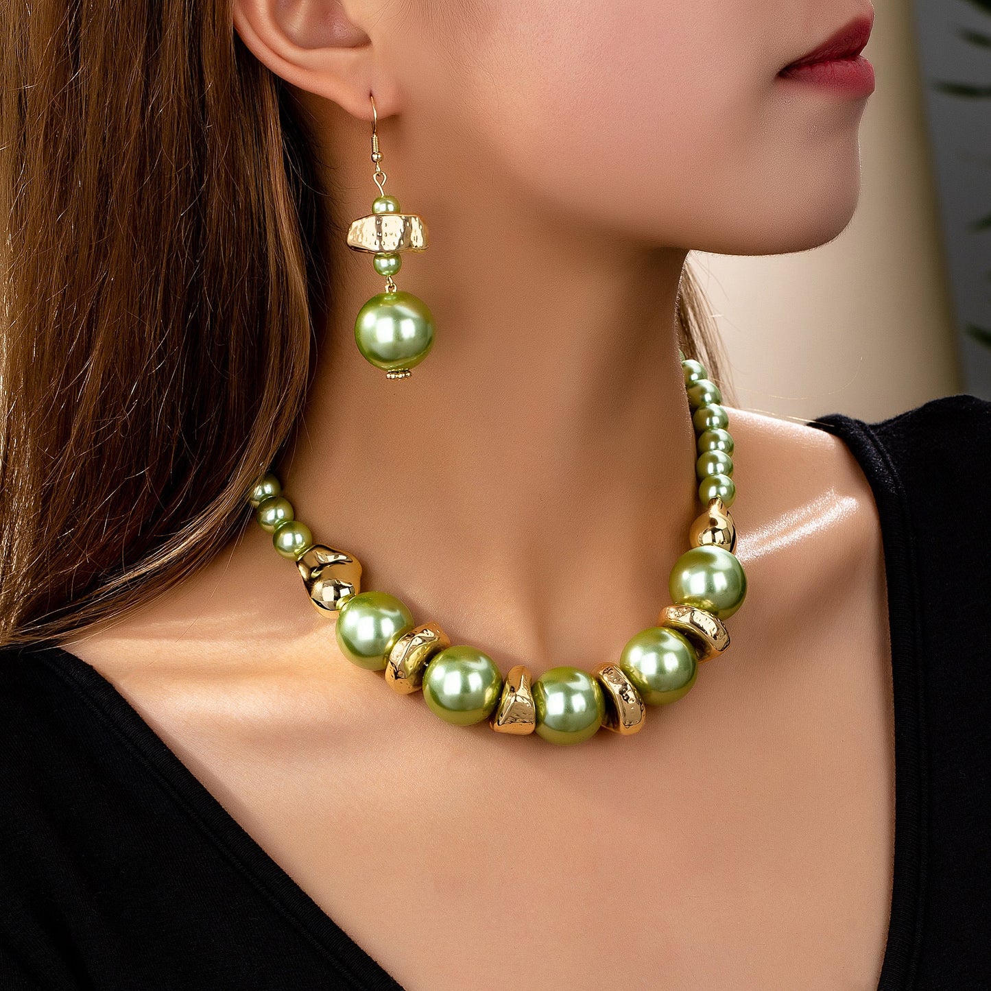 Luminous Grace - Pearl Necklace and Earrings Set - Saunders Fashion